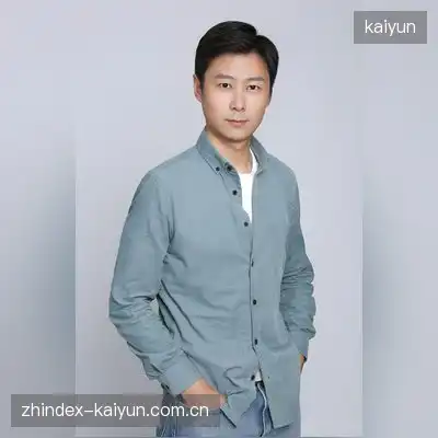 严德德